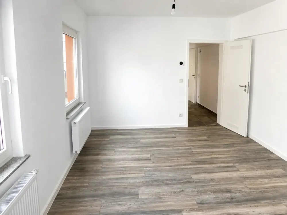 Frisch sanierte, helle Zweizimmerwohnung im Zentrum von Bergisch Gladbach