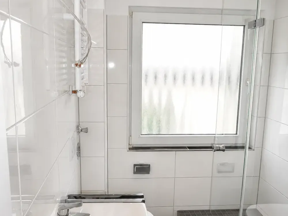 Frisch sanierte, helle Zweizimmerwohnung im Zentrum von Bergisch Gladbach