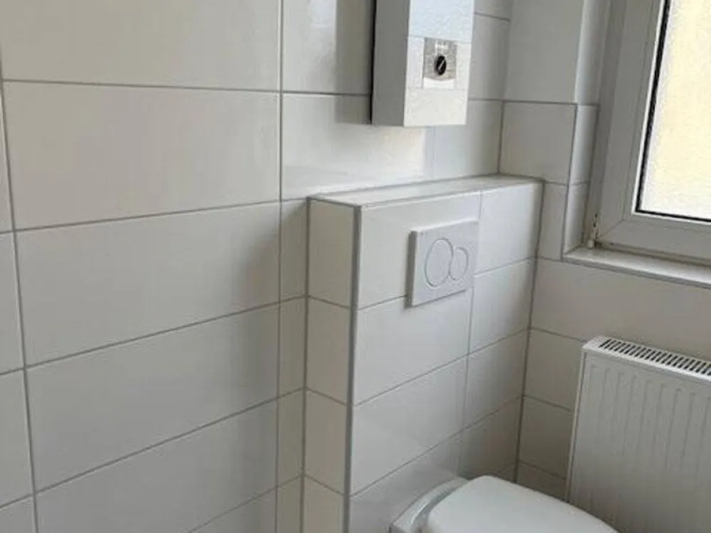 Frisch renovierte schöne 2-Zimmer-Wohnung in attraktiver Lage