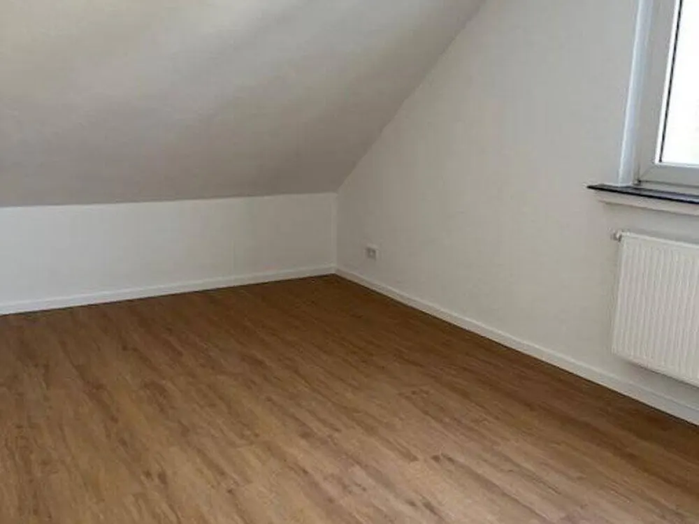 Frisch renovierte schöne 2-Zimmer-Wohnung in attraktiver Lage