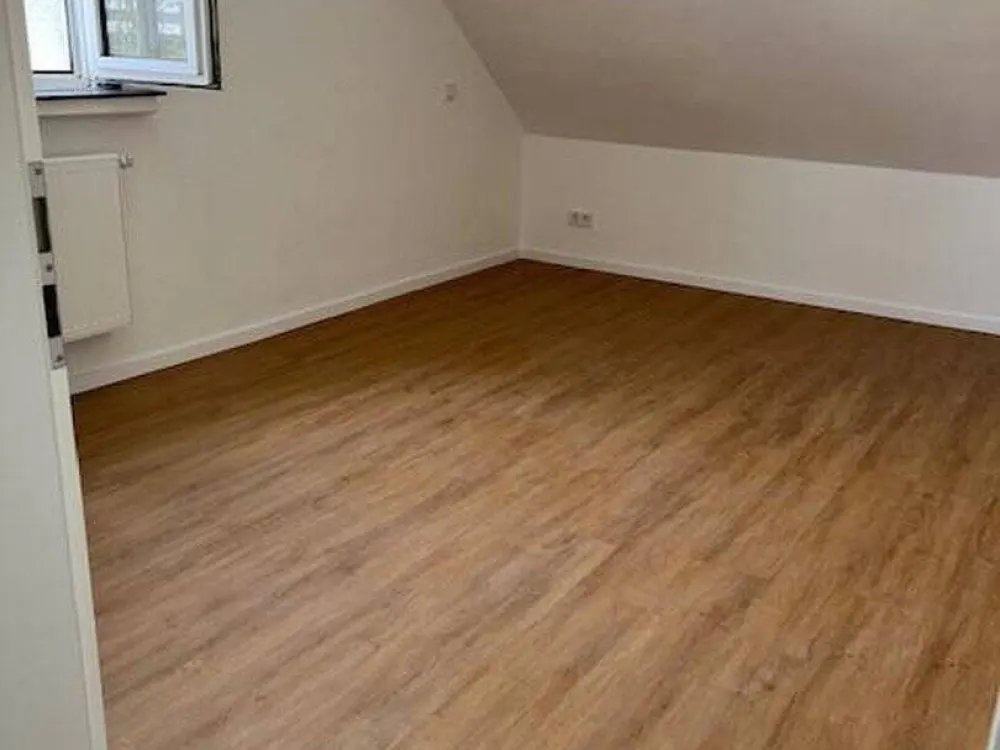 Frisch renovierte schöne 2-Zimmer-Wohnung in attraktiver Lage