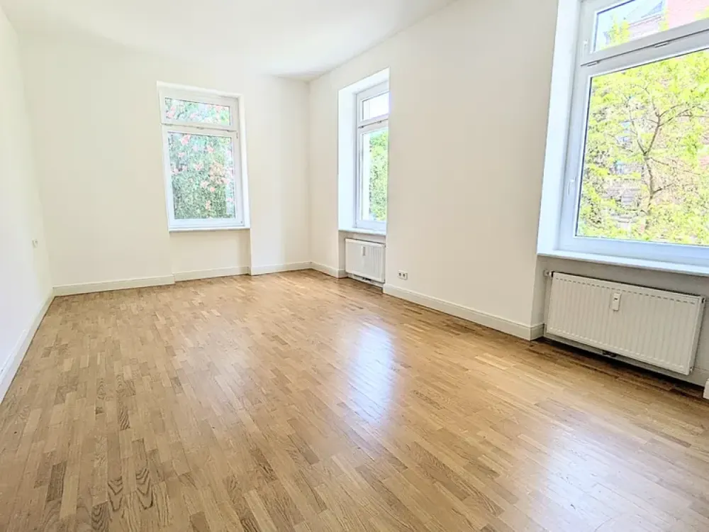 *Große, Top-Vierzimmerwohnung mit neuer Einbauküche in Stuttgart-Mitte*