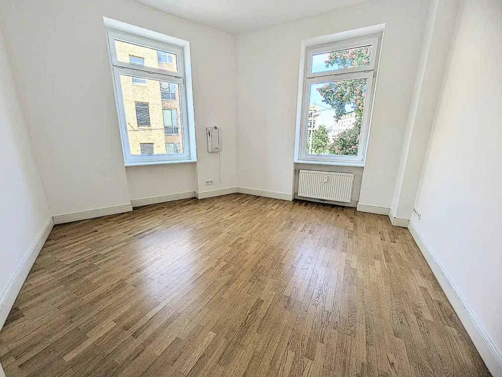 *Große, Top-Vierzimmerwohnung mit neuer Einbauküche in Stuttgart-Mitte*