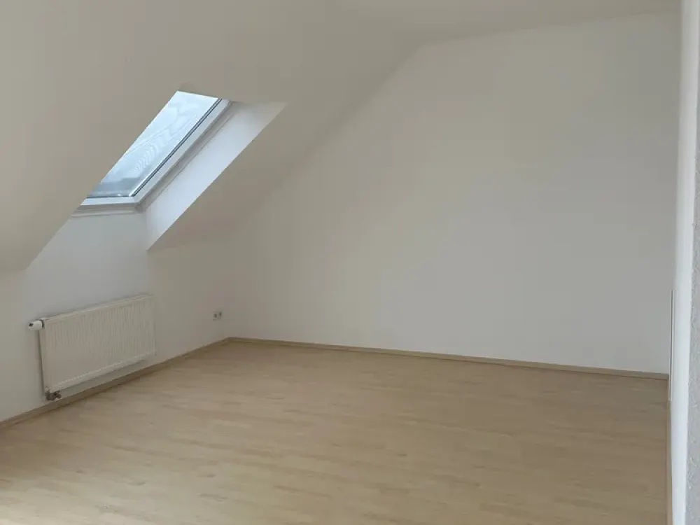 Bright 2-Room Attic Apartment with Balcony in Paderborn