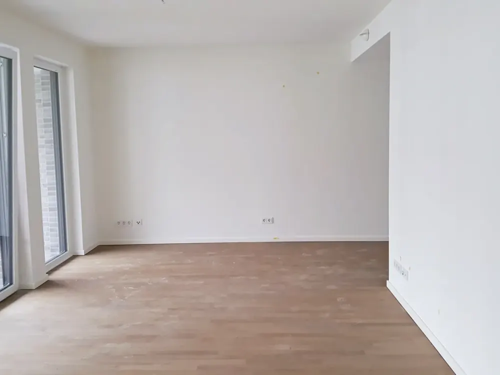 Beautiful, spacious, like-new 4-room apartment with balcony, fitted kitchen and underground parking in Düsseldorf