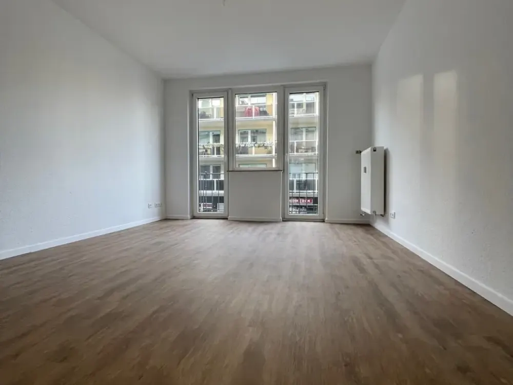 Pracht Immobilien- Neu renovierte 3 ZKDB im Herzen der Stadt