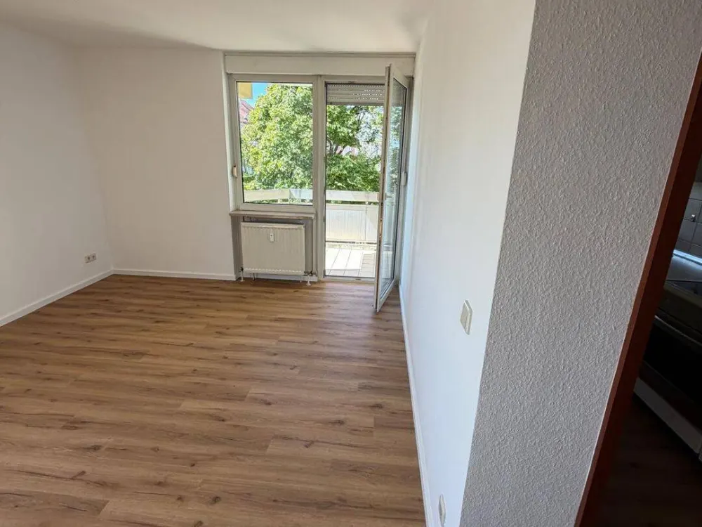 Großzügige 2 Zimmer Wohnung in zentraler Lage