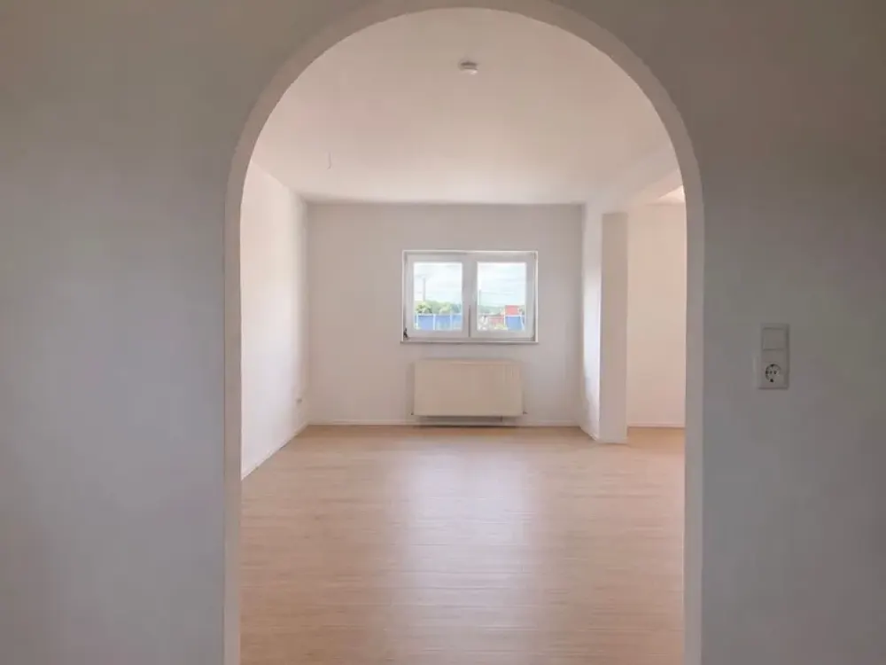 Helle und großzügige Dachgeschosswohnung in Wadgassen-Hostenbach zu vermieten