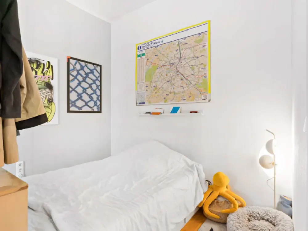 Erstbezug nach Kernsanierung: 2-Zimmer-Altbau mit Südbalkon in Düsseldorf