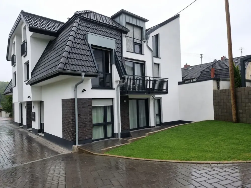 Ideal für WG & Unternehmen | Moderne 4-Zimmer-Maisonette-Wohnung | Voll möbliert