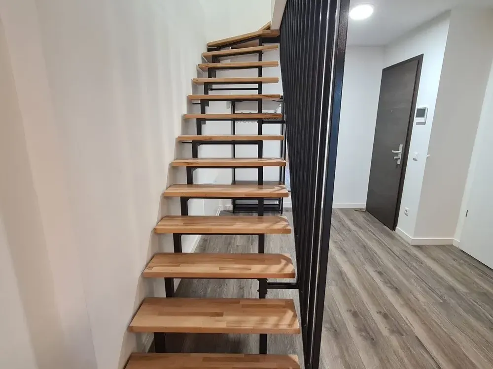 Ideal für WG & Unternehmen | Moderne 4-Zimmer-Maisonette-Wohnung | Voll möbliert