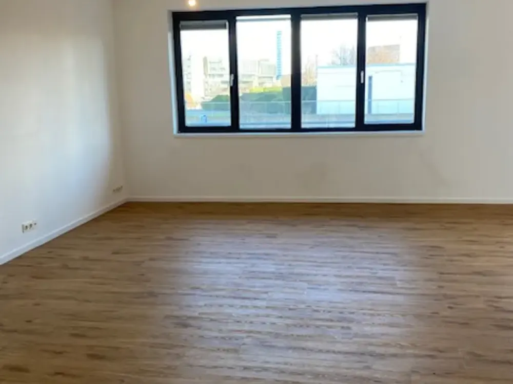 Geschmackvolle 4-Zimmer-Maisonette-Wohnung mit EBK in Düsseldorf