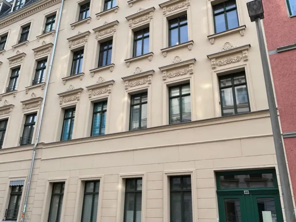 Schöne neusanierte Dreiraumwohnung mit Einbauküche und tollem Badezimmer sowie einer Terrasse