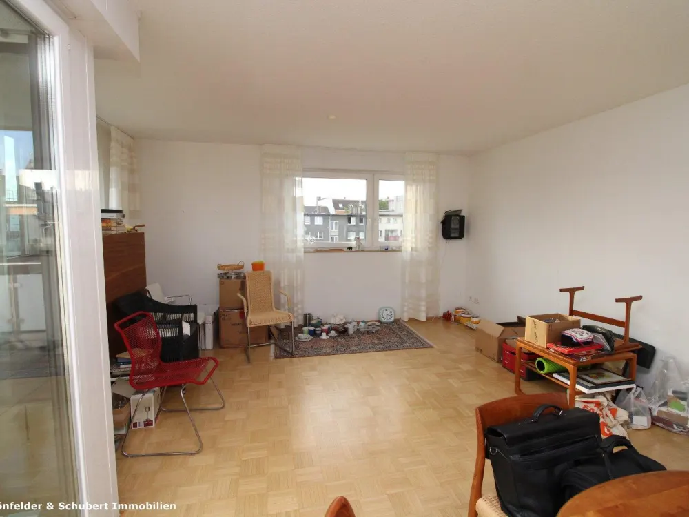 Perfekt für Senioren. Hochwertige 3,5 Raum-Wohnung mit Aufzug und Garage. Direkte Citylage.