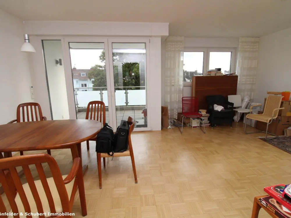 Perfekt für Senioren. Hochwertige 3,5 Raum-Wohnung mit Aufzug und Garage. Direkte Citylage.