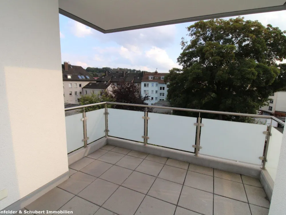 Perfekt für Senioren. Hochwertige 3,5 Raum-Wohnung mit Aufzug und Garage. Direkte Citylage.