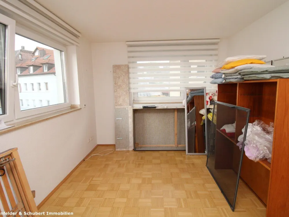 Perfekt für Senioren. Hochwertige 3,5 Raum-Wohnung mit Aufzug und Garage. Direkte Citylage.