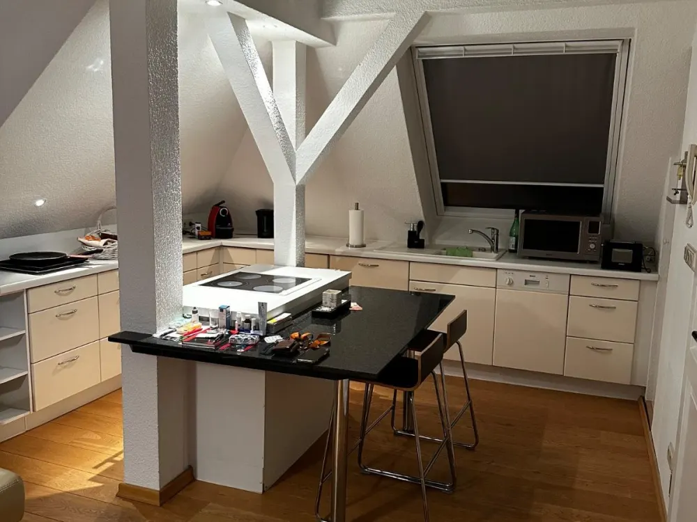 helle Dachgeschosswohnung in Warnemünde, strandnah ab 1.01.27
