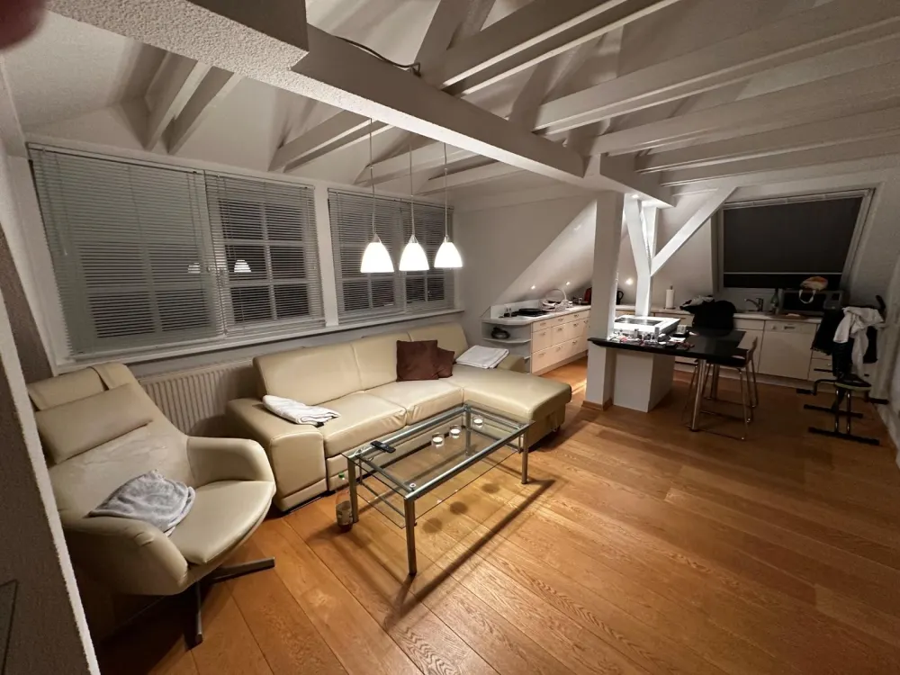 helle Dachgeschosswohnung in Warnemünde, strandnah ab 1.01.27
