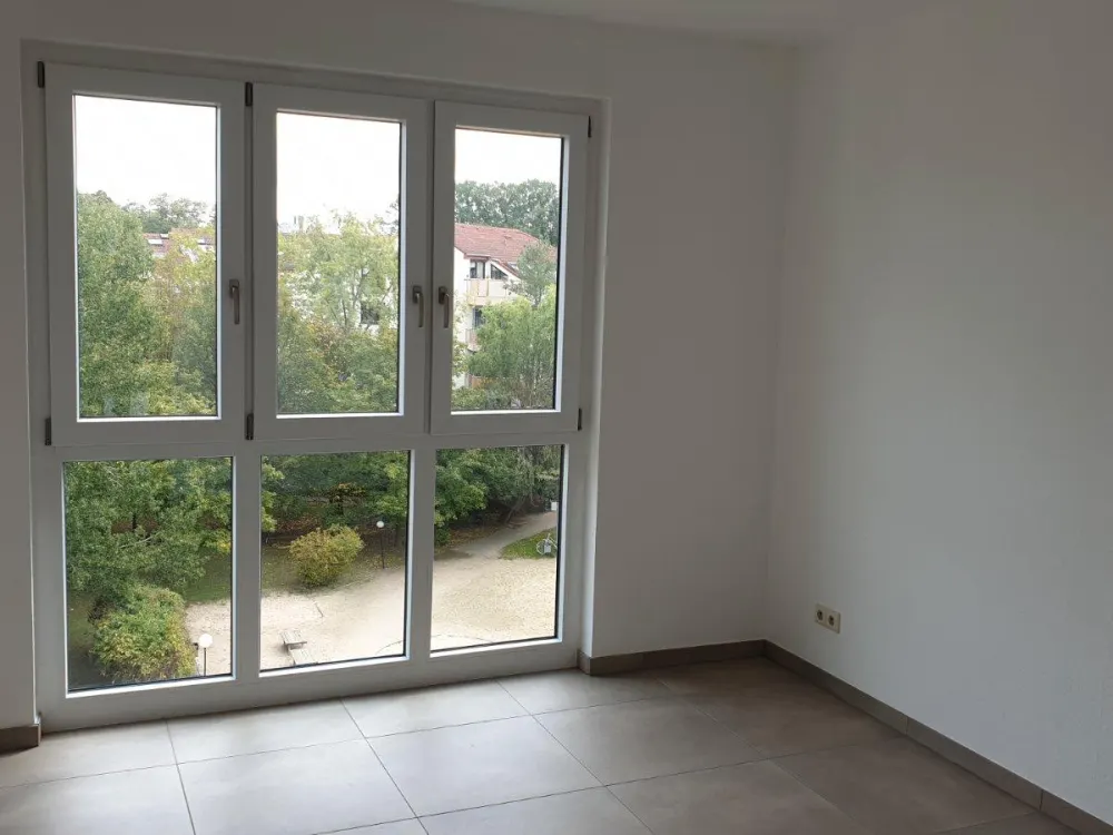 Großzügige 4 Zi. Loft Wohnung mit Balkon und Skyline Fernblick