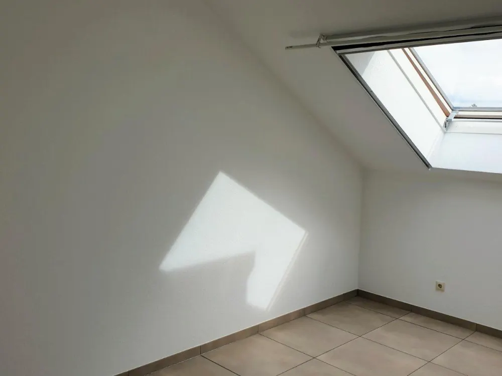 Großzügige 4 Zi. Loft Wohnung mit Balkon und Skyline Fernblick