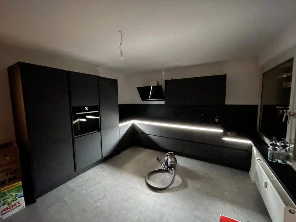 All-inclusive Stilvoll möblierte Wohnung mit großem Balkon