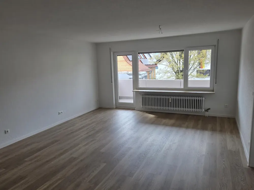 Helle 4-Zimmer-Wohnung mit Balkon und Terrasse in Waiblingen