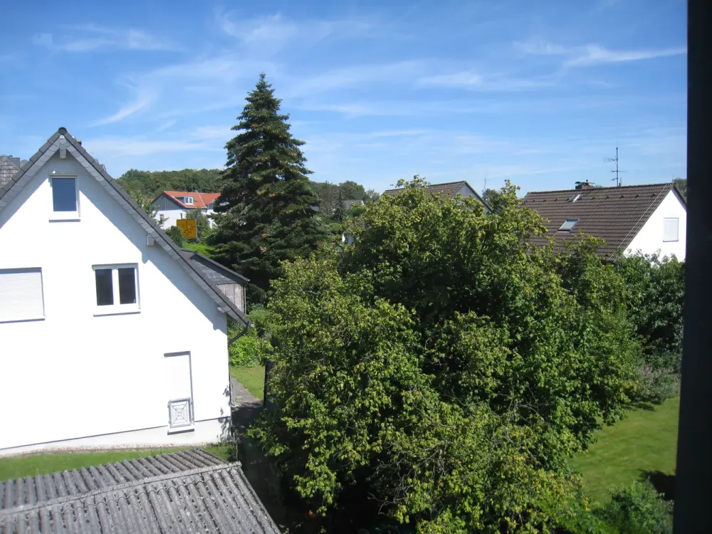 Wohnen mit Weitblick: Geräumige 2-Zimmer-Dachgeschosswohnung in Heiligenhaus-Isenbügel