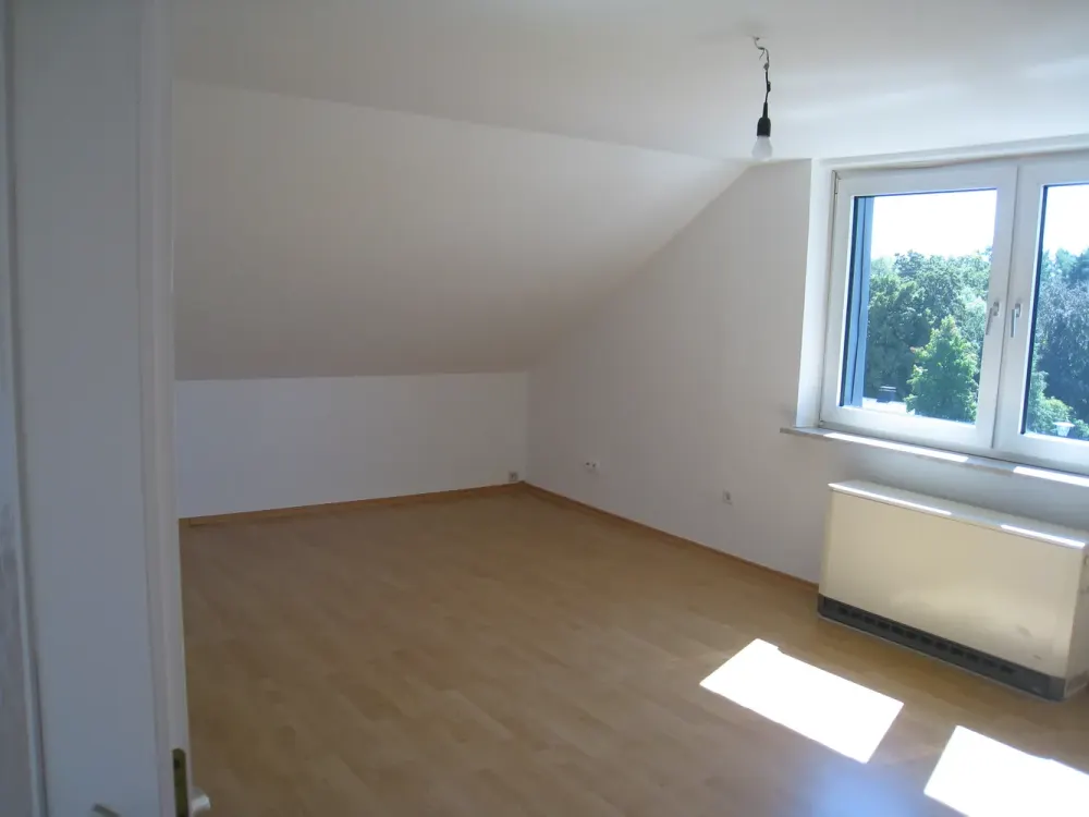 Wohnen mit Weitblick: Geräumige 2-Zimmer-Dachgeschosswohnung in Heiligenhaus-Isenbügel