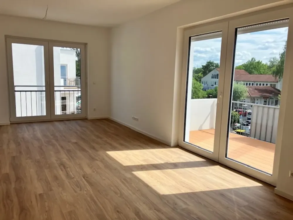 tolle, helle 2 Zimmerwohnung mit großer Terrasse,S-Bahn-Nähe!!!
