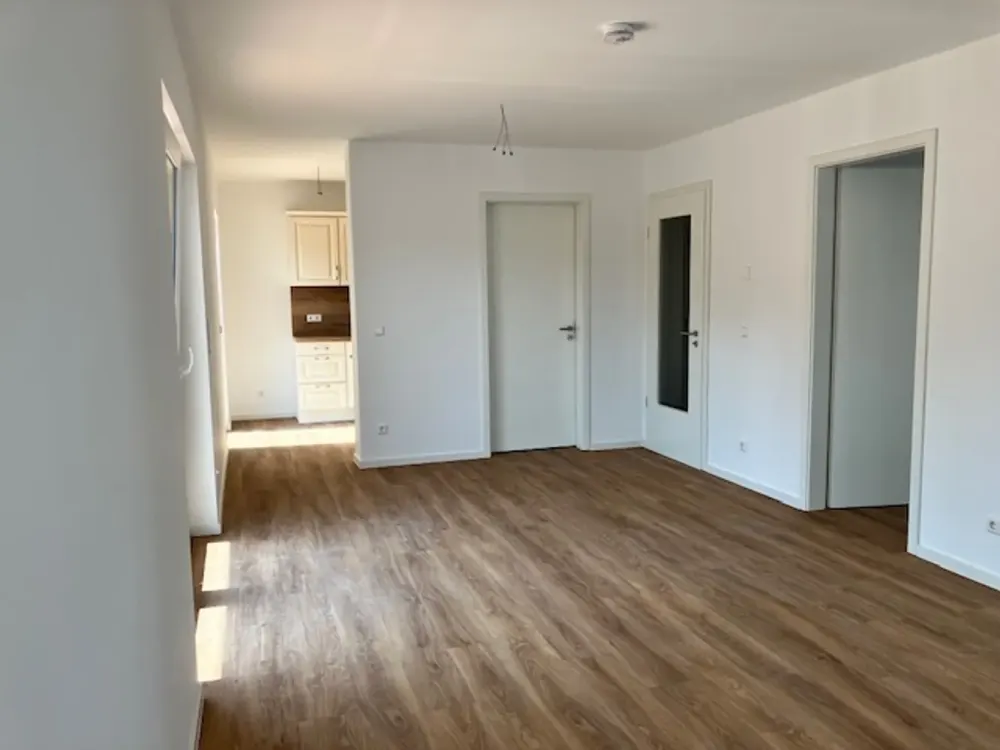 tolle, helle 2 Zimmerwohnung mit großer Terrasse,S-Bahn-Nähe!!!