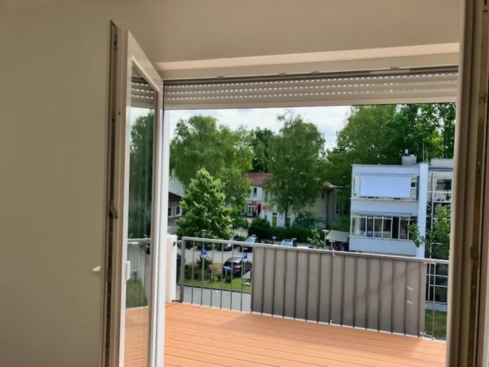 tolle, helle 2 Zimmerwohnung mit großer Terrasse,S-Bahn-Nähe!!!