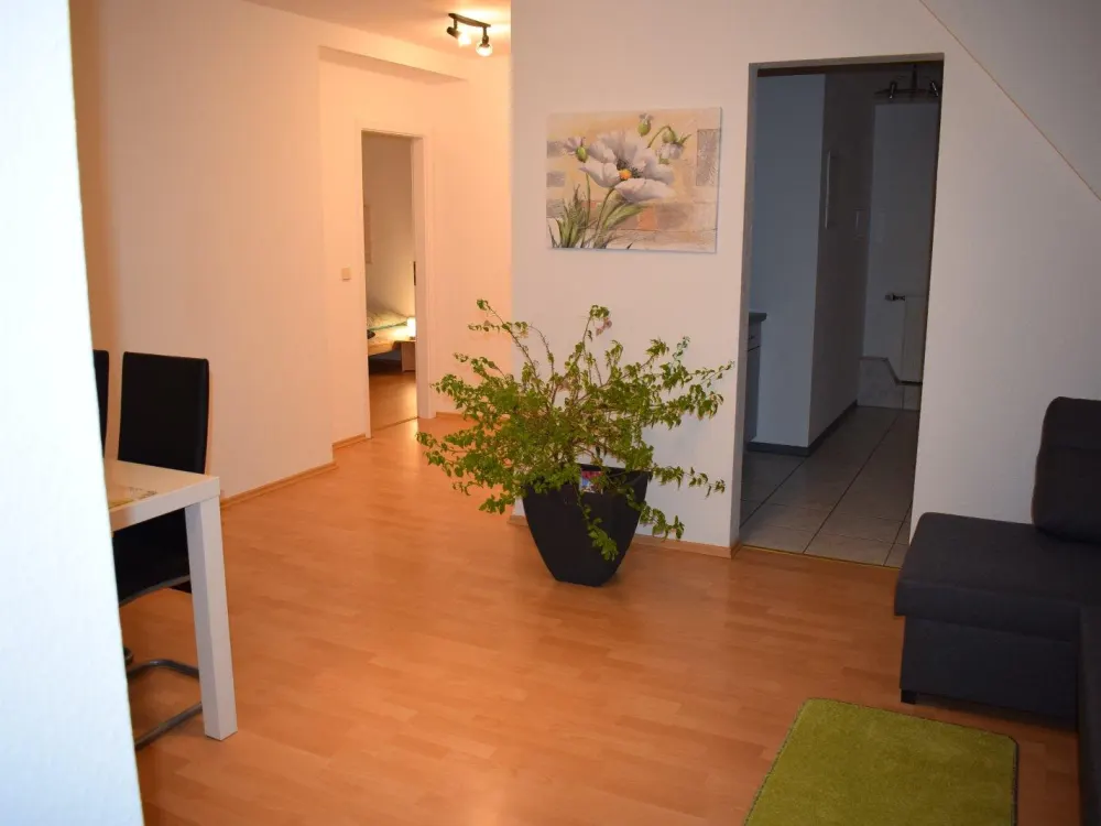 Möblierte 2-Raum-DG-Wohnung in Markkleeberg