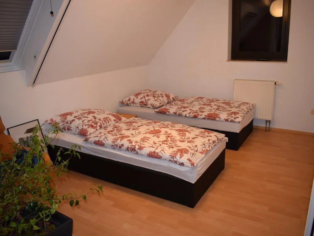Möblierte 2-Raum-DG-Wohnung in Markkleeberg