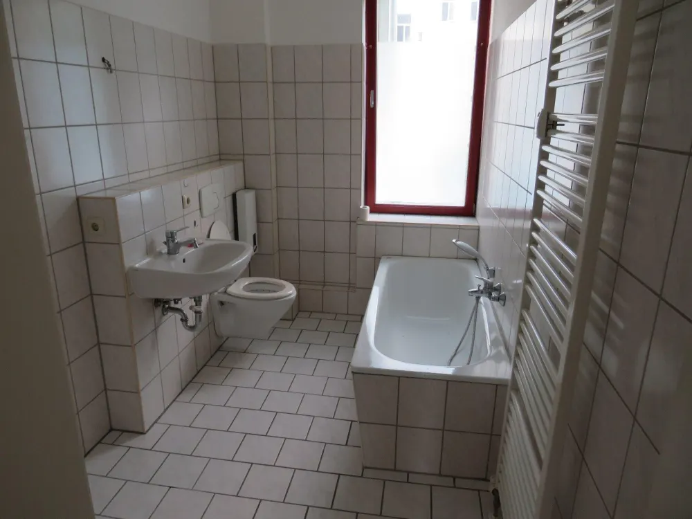 2 Zimmer-Wohnung in zentraler Lage, WG-geeignet