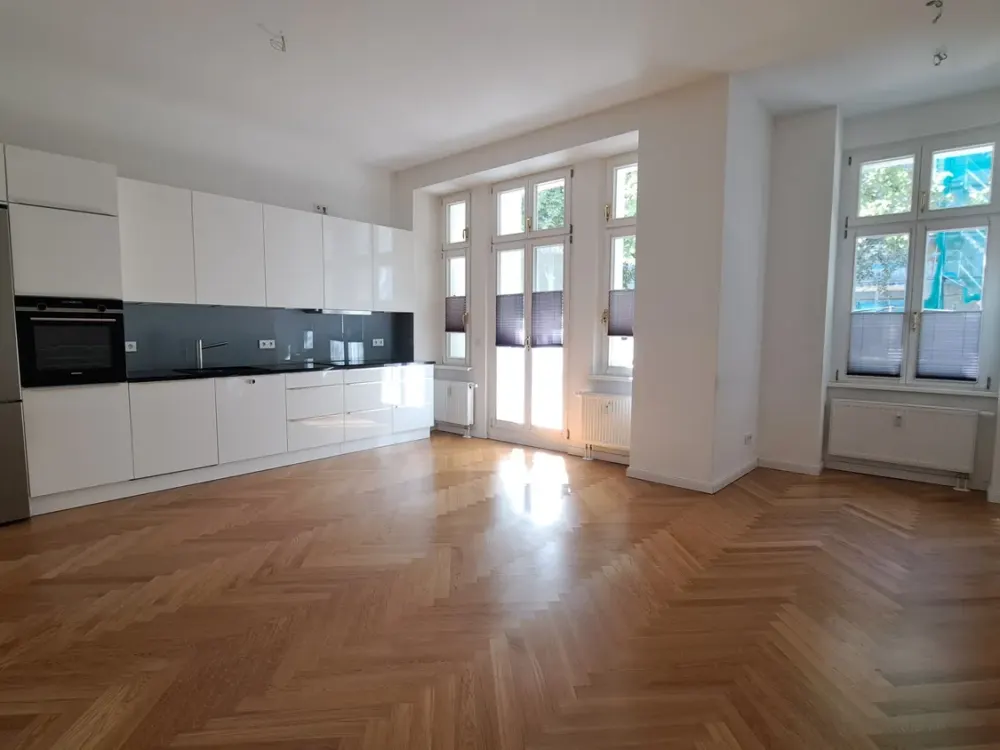 Stilvolle 3-Zimmer-Altbauwohnung mit Loggia & Terrasse in Charlottenburg