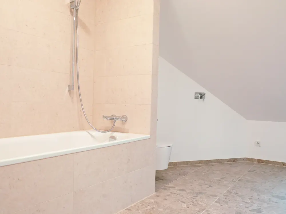 Modernes Wohnen am Pfanzeltplatz, Exklusive 3-Zimmer-Neubauwohnung mit Terrasse und Balkon