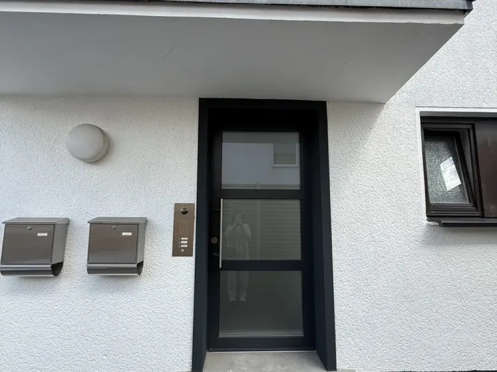 4-Zimmer-Dachgeschosswohnung in Köln-Lövenich, sofort bezugsfrei mit Stellplatz