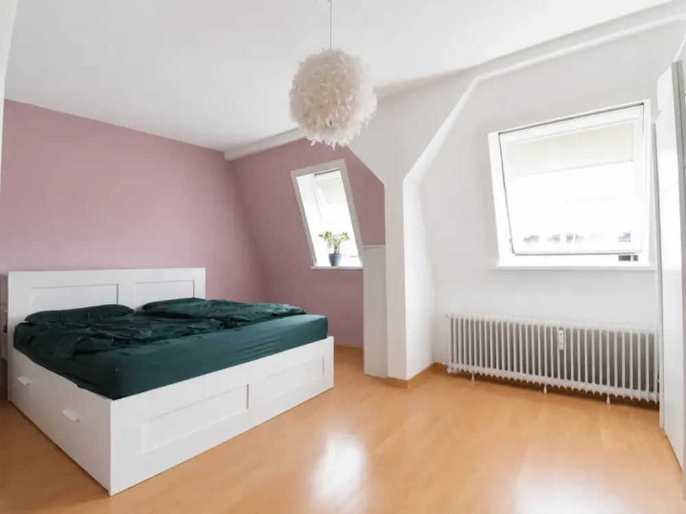 Im Herzen von Bergedorf: "Attraktive 3-Zimmer-Dachgeschosswohnung mit Altbaucharakter"