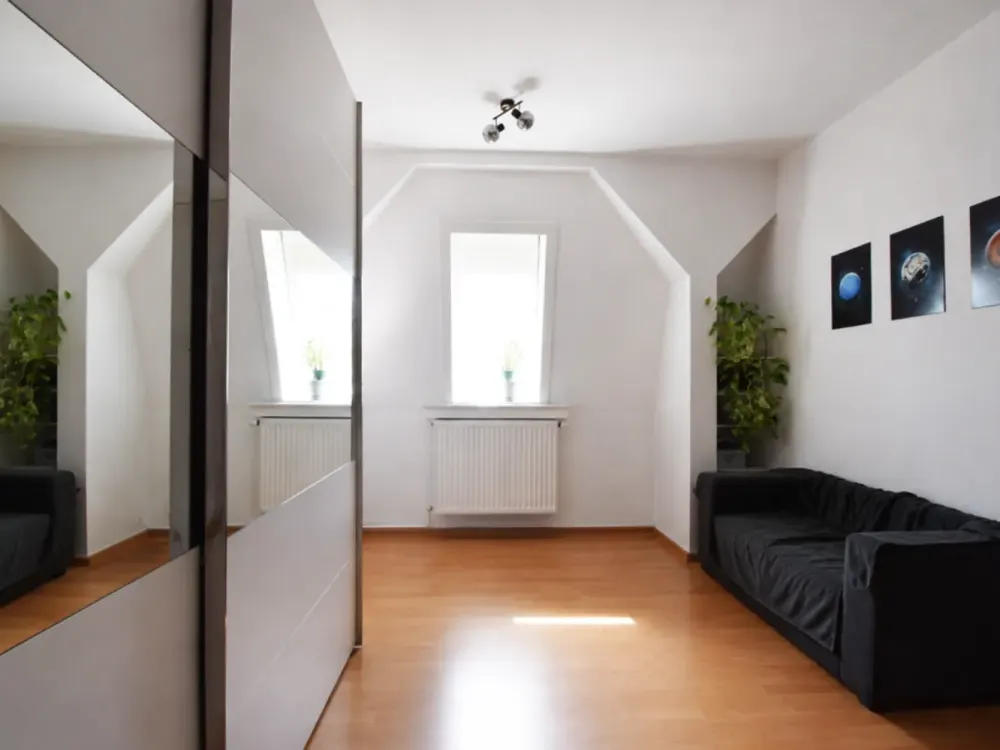 Im Herzen von Bergedorf: "Attraktive 3-Zimmer-Dachgeschosswohnung mit Altbaucharakter"