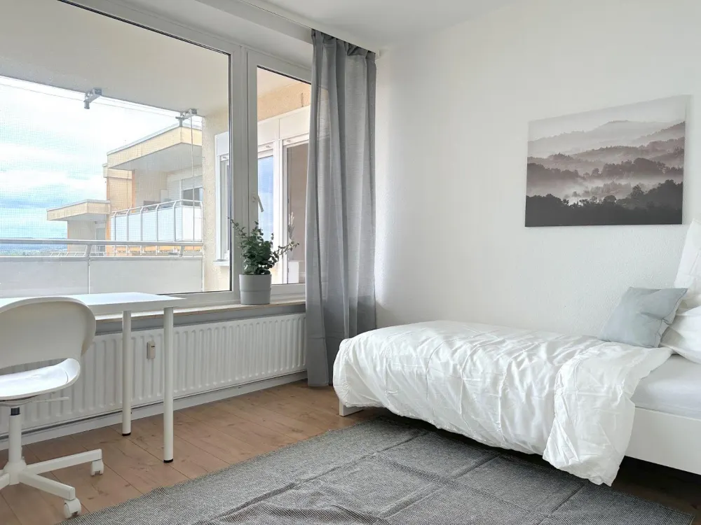 Möbliertes Zimmer frei in moderner 6er-WG, Wasgaustraße 45, Frankfurt am Main! - ab dem 01.09