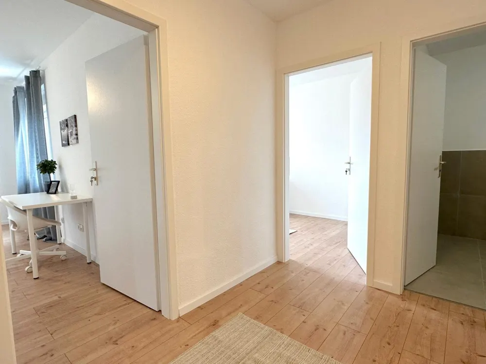 Möbliertes Zimmer frei in moderner 6er-WG, Wasgaustraße 45, Frankfurt am Main! - ab dem 01.09