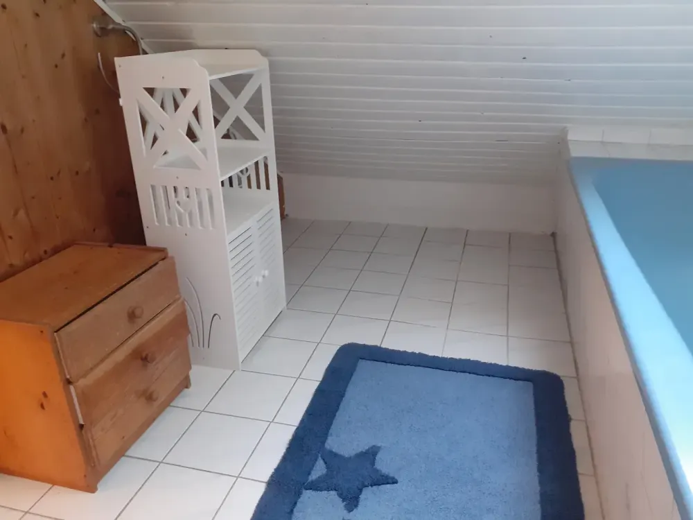 Helle 1-Zimmer Dachgeschosswohnung in Hamburg Eidelstedt