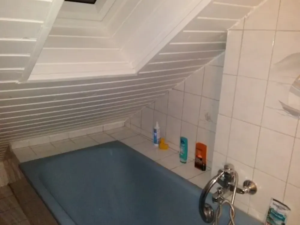 Helle 1-Zimmer Dachgeschosswohnung in Hamburg Eidelstedt