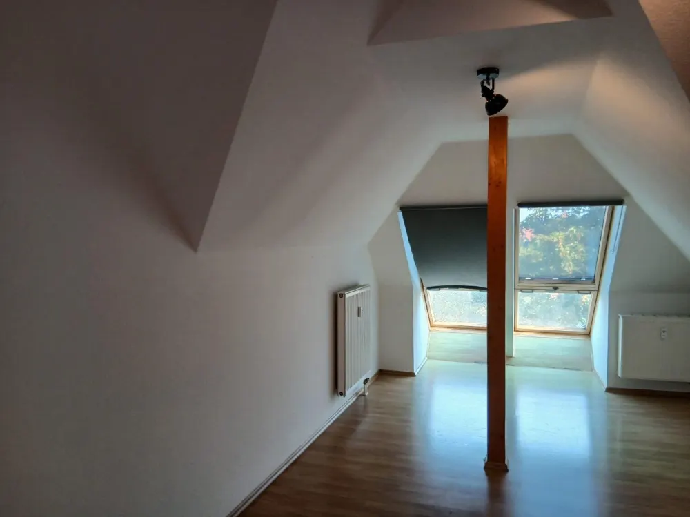 Helle & gemütliche Dachgeschoßwohnung - ab sofort frei