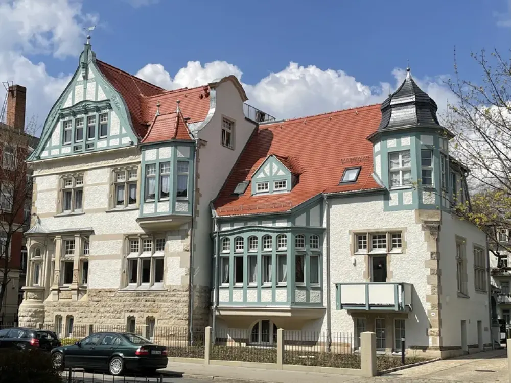 Living with Character: 2-Room Apartment in Dresden-Löbtau