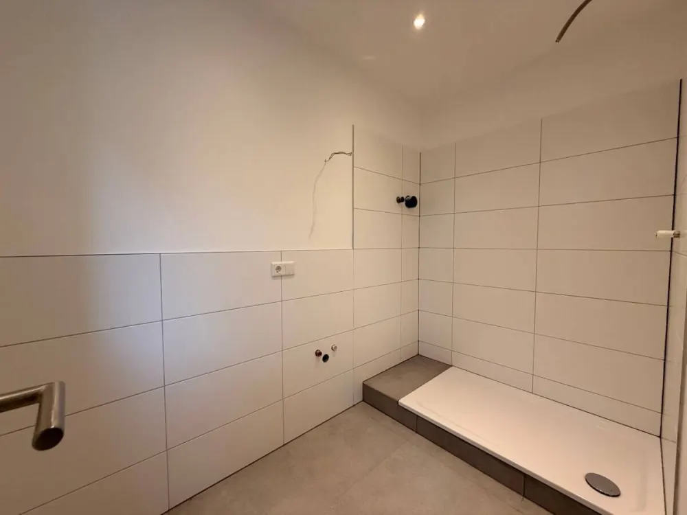 Kernsanierte 4-Zimmer-Wohnung mit moderner Ausstattung in Frankfurt-Bockenheim
