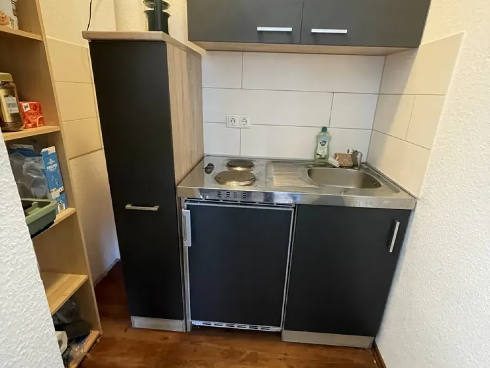 Quiet and Well-Maintained 1-Room Apartment with Fitted Kitchen and Balcony in Paderborn