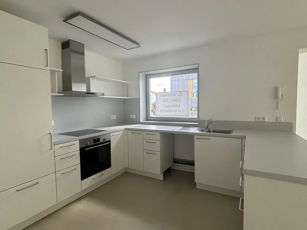 Stilvolle Maisonettewohnung mit Garten, Balkon und Einbauküche