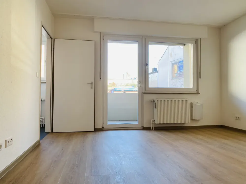 Modernized 1-Room Apartment in Köln-Ehrenfeld, from 50+ Seniors